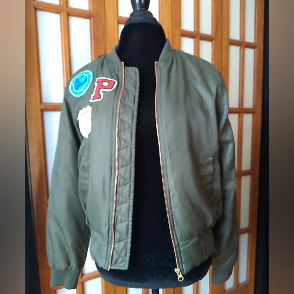 Womens/Jrs Satin, Quilted Bomber Jacket With Patches By Iris LA Sz M Army Green